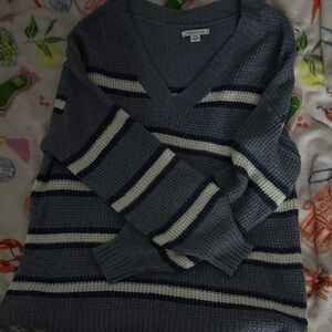 American Eagle Outfitters Textured Gray Sweater